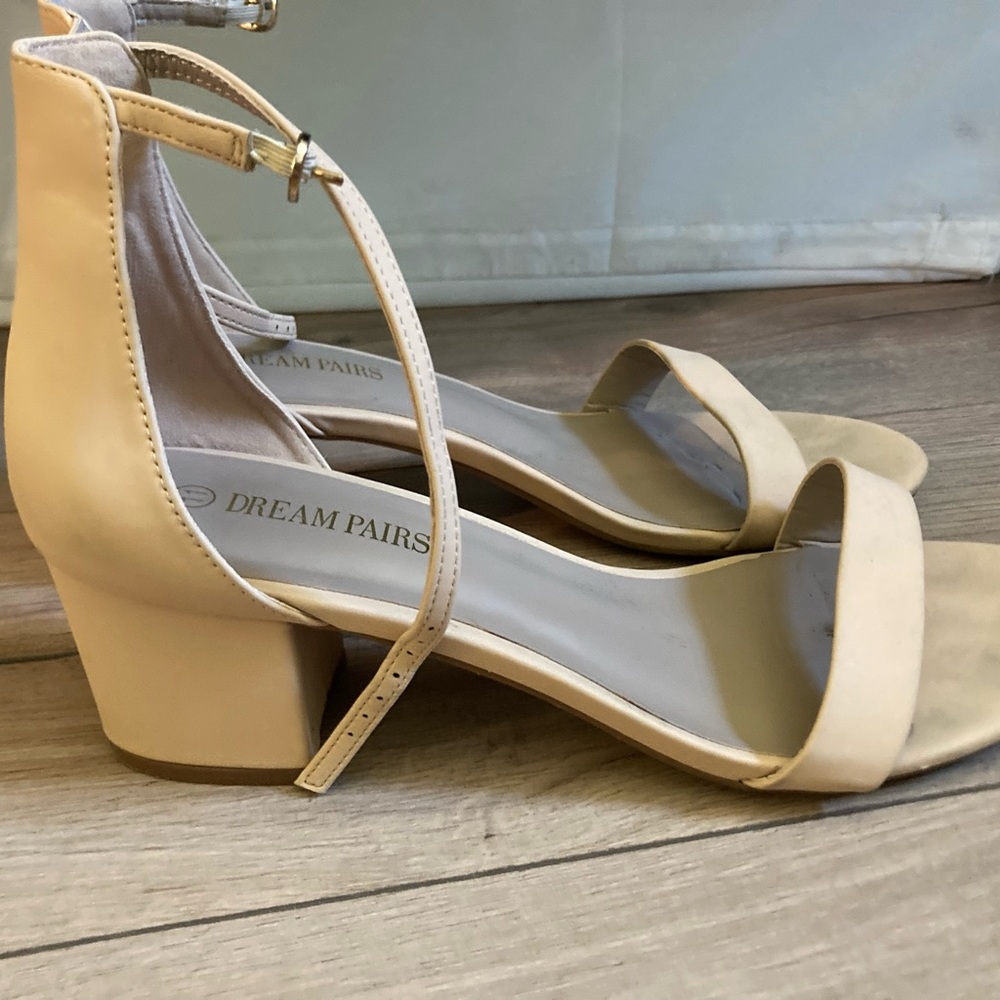 Dream Pairs size 11 strappy sandals beige/nude with 1-inch heels comfortable